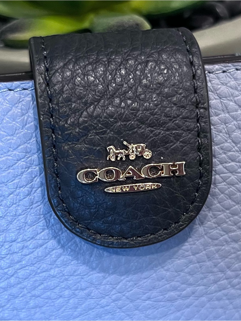 Coach Two-Tone Leather card holder - Light Blue and Black
